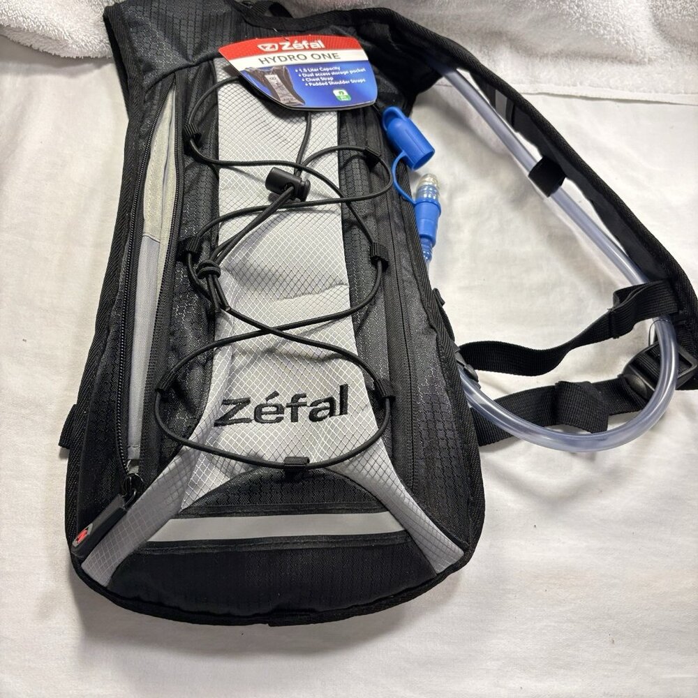 Zefal Hydro One Outdoor Hydration‎ Bag 1.5 Liter Chest Strap Dual Access Run NWT